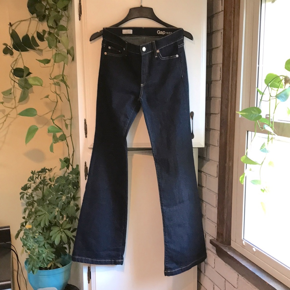 NWOT Gap Flare size 4 27”/33”